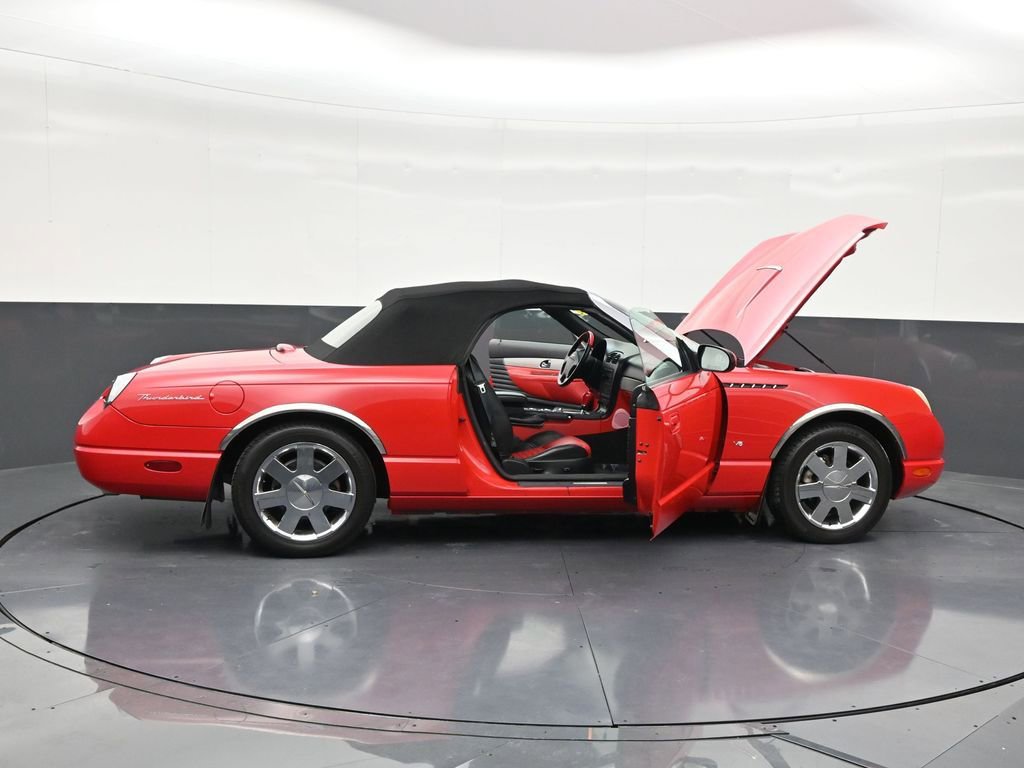 Used 2003 Ford Thunderbird image 33