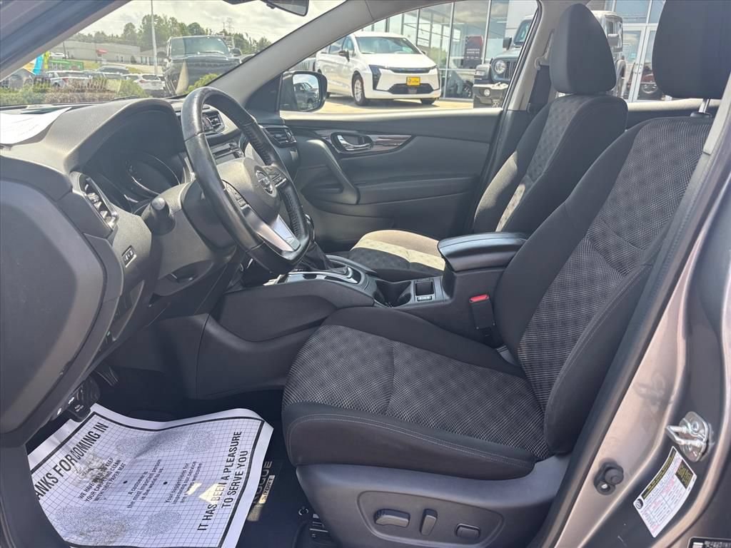 Used 2022 Nissan Rogue Sport SV FWD image 11