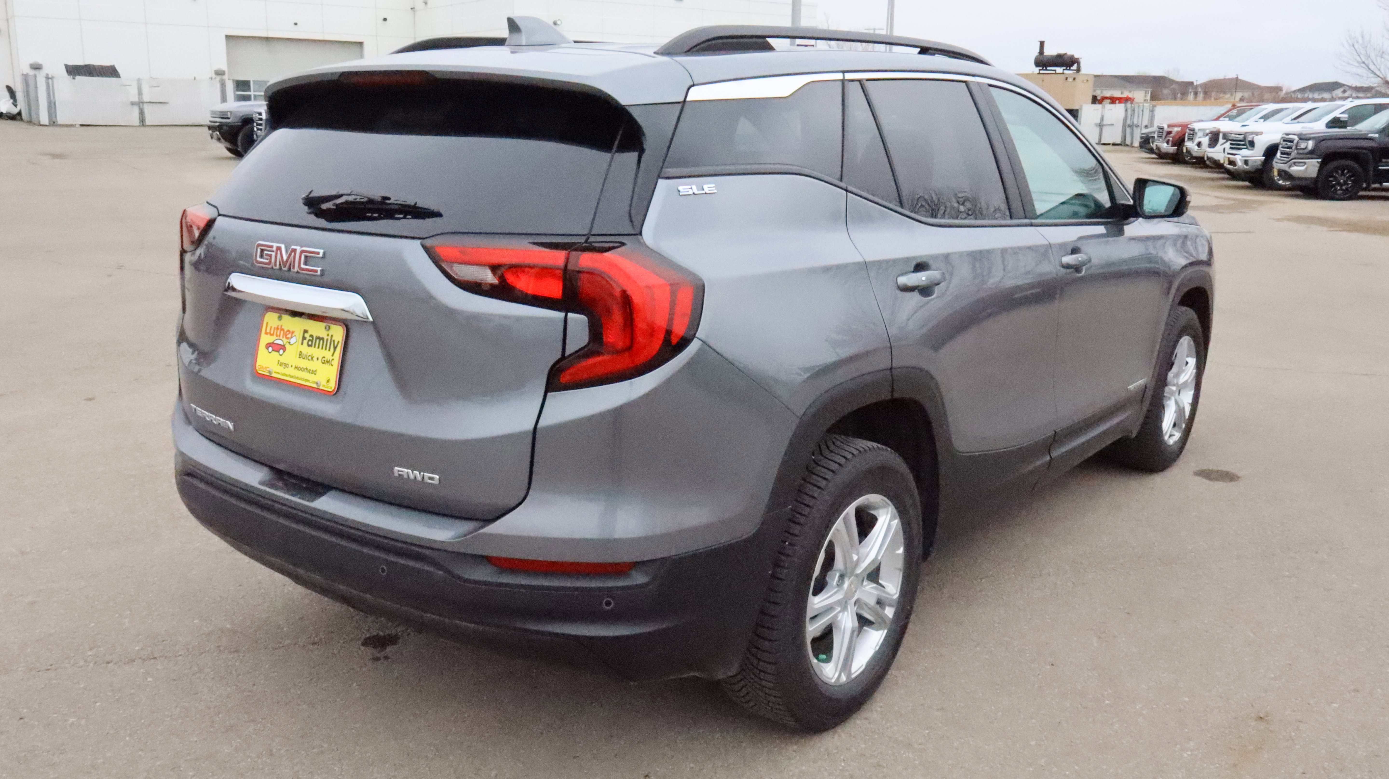Used 2021 GMC Terrain SLE w/ Driver Convenience Package AWD/4WD image 6