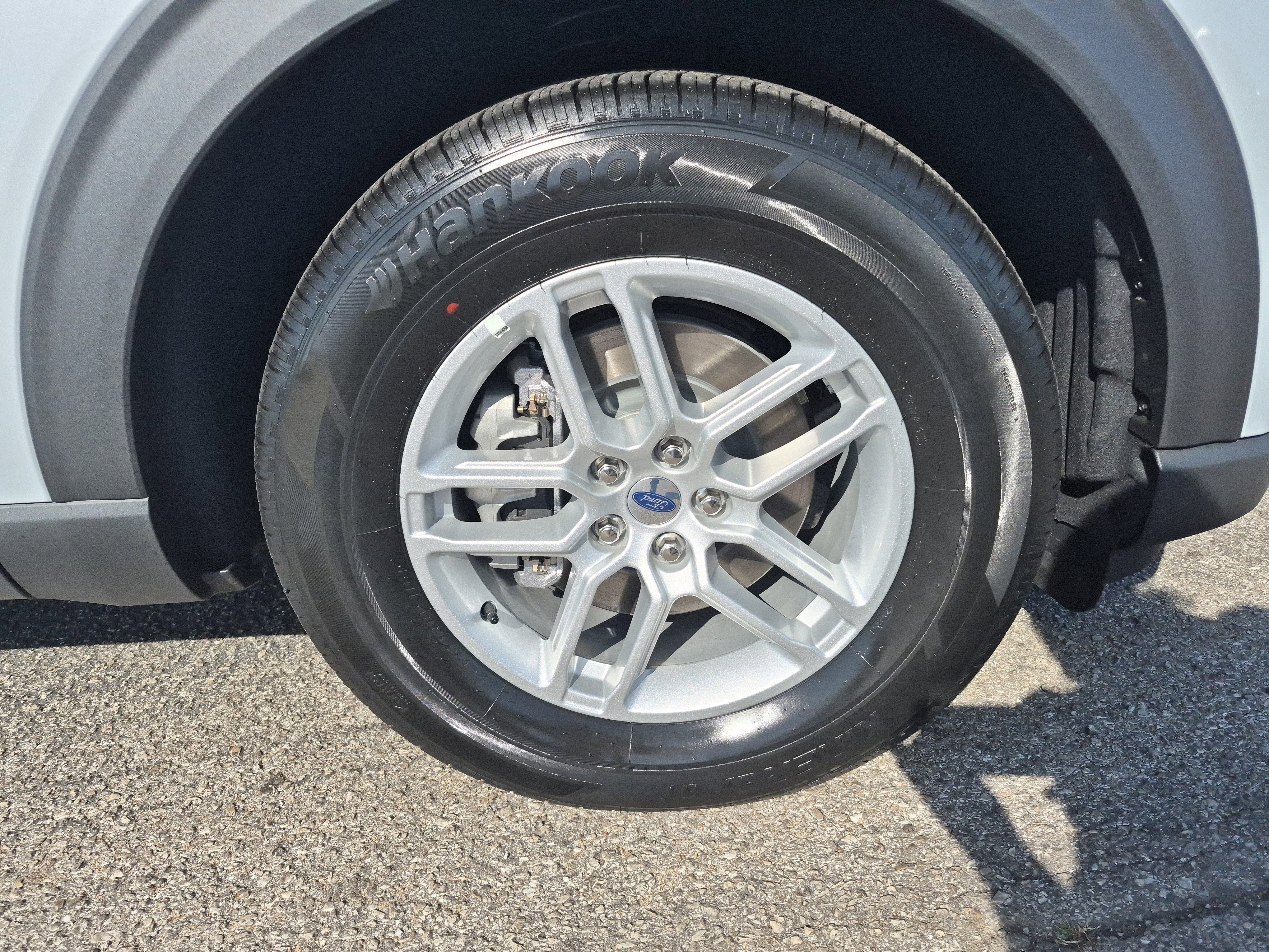 New 2025 Ford Explorer Active image 7