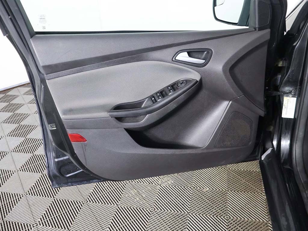 Used 2014 Ford Focus SE FWD image 17