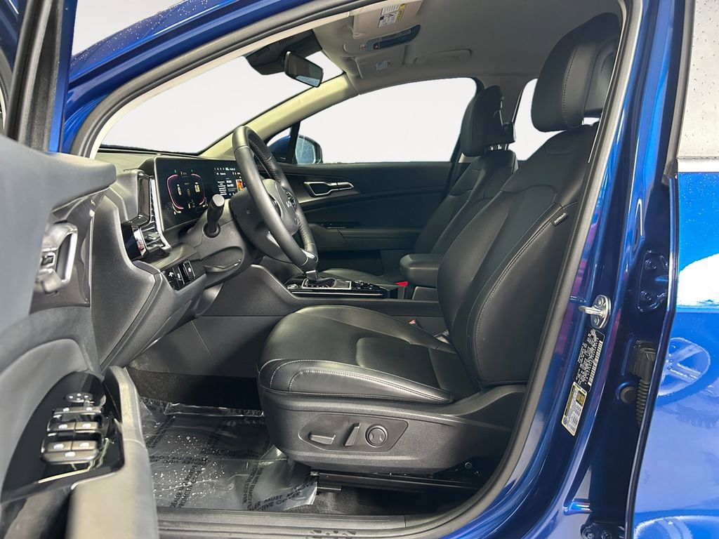 Used 2025 Kia Sportage EX image 15