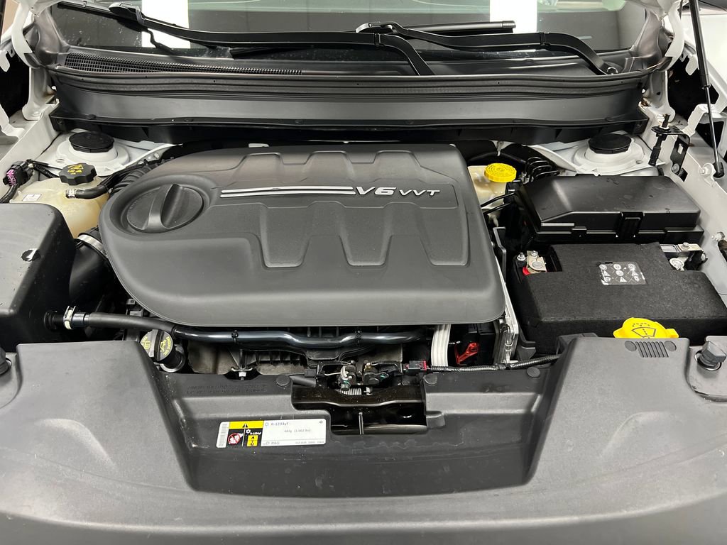 Used 2017 Jeep Cherokee Latitude w/ Safety/Convenience Group FWD image 23