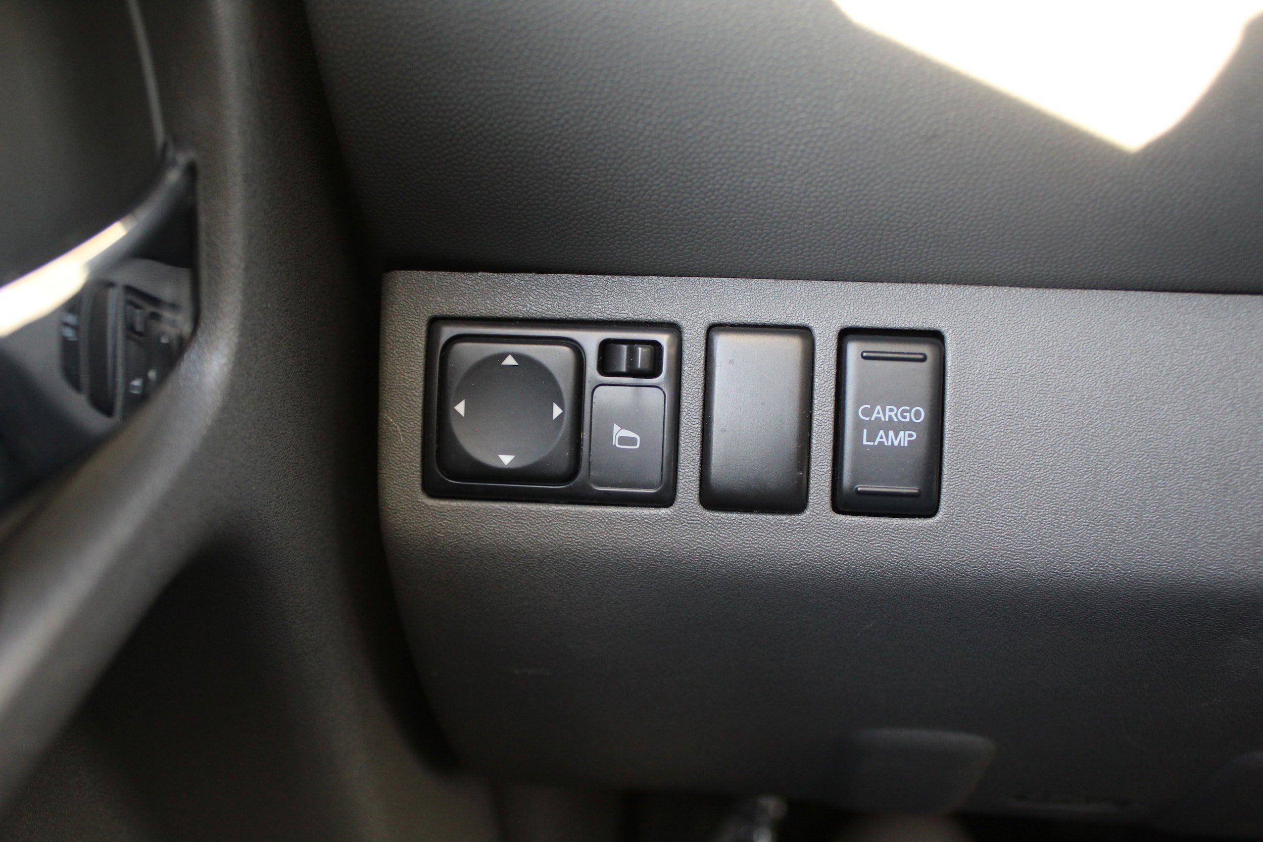 Used 2012 Nissan Frontier 4x4 Crew Cab Long Bed image 28