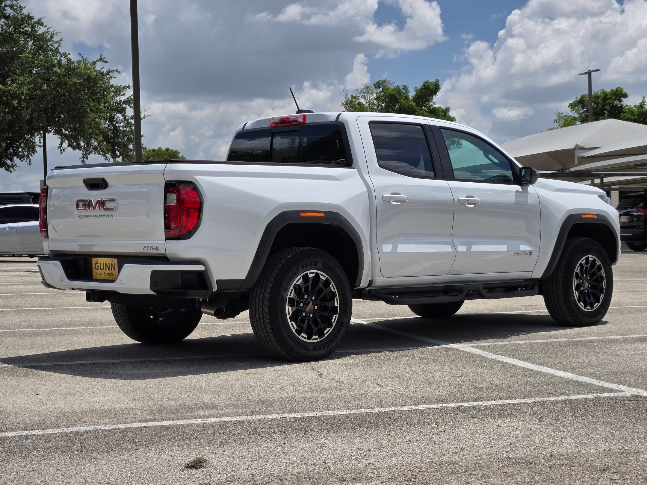 Used 2026 GMC Canyon AT4 w/ AT4 Premium Package AWD/4WD image 4