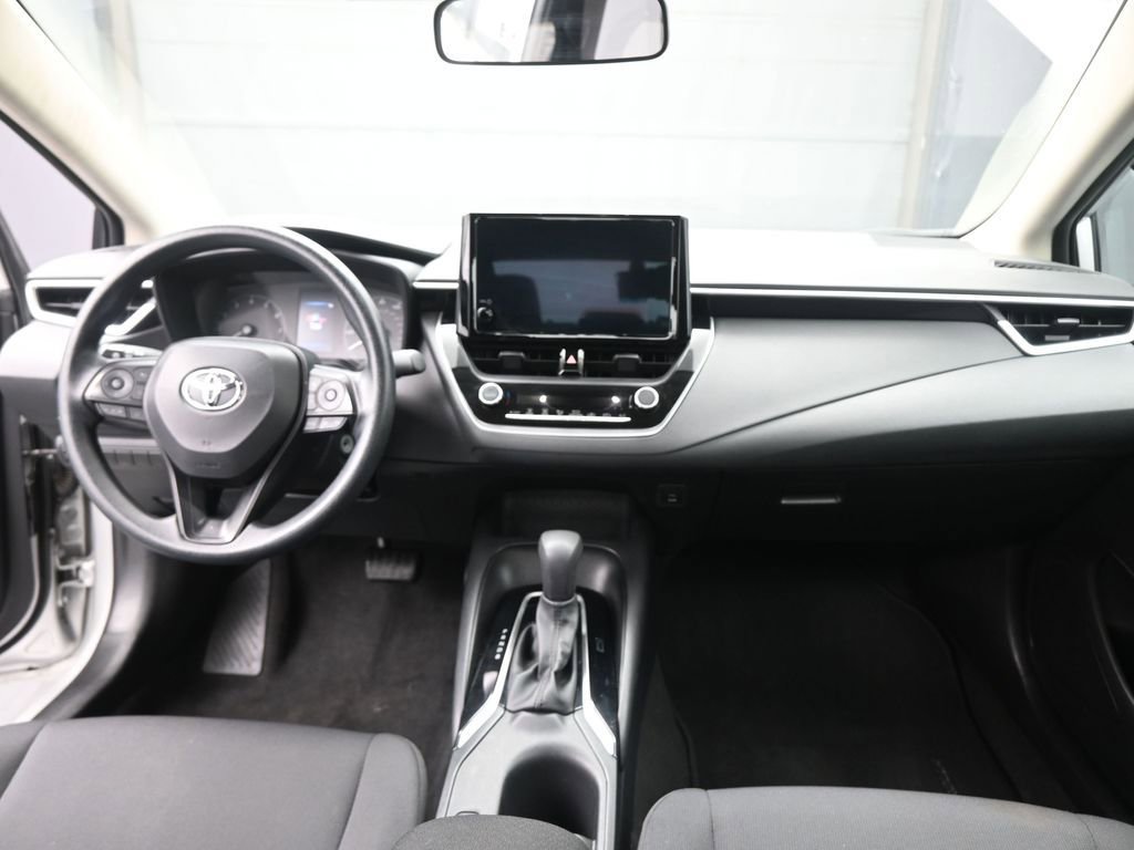 Used 2024 Toyota Corolla LE FWD image 28