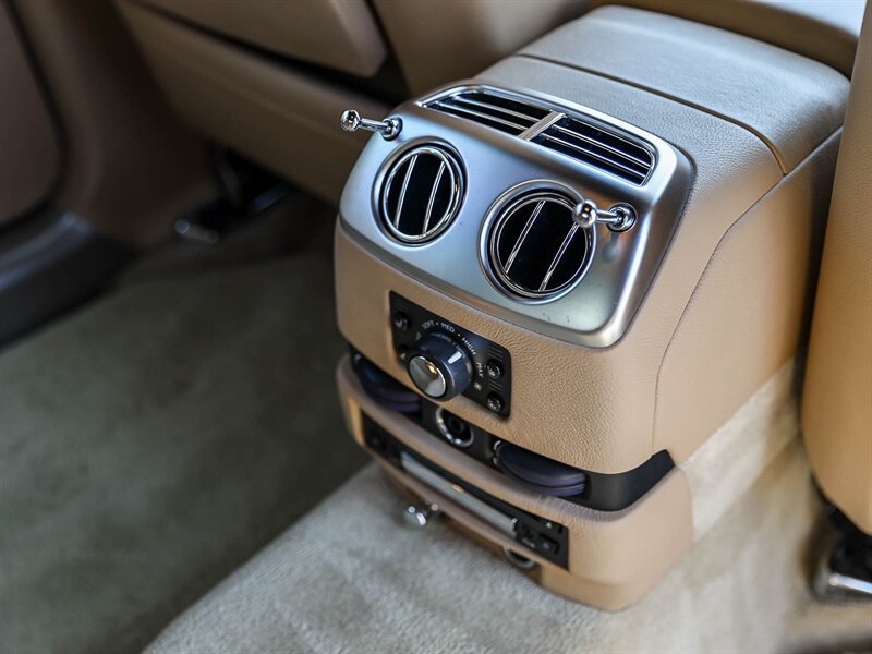 Used 2012 Rolls-Royce Ghost Extended Wheelbase RWD image 23