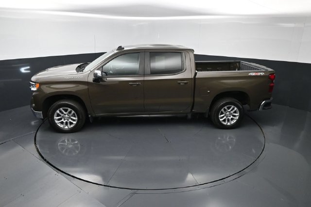 Used 2023 Chevrolet Silverado 1500 LT AWD/4WD image 23