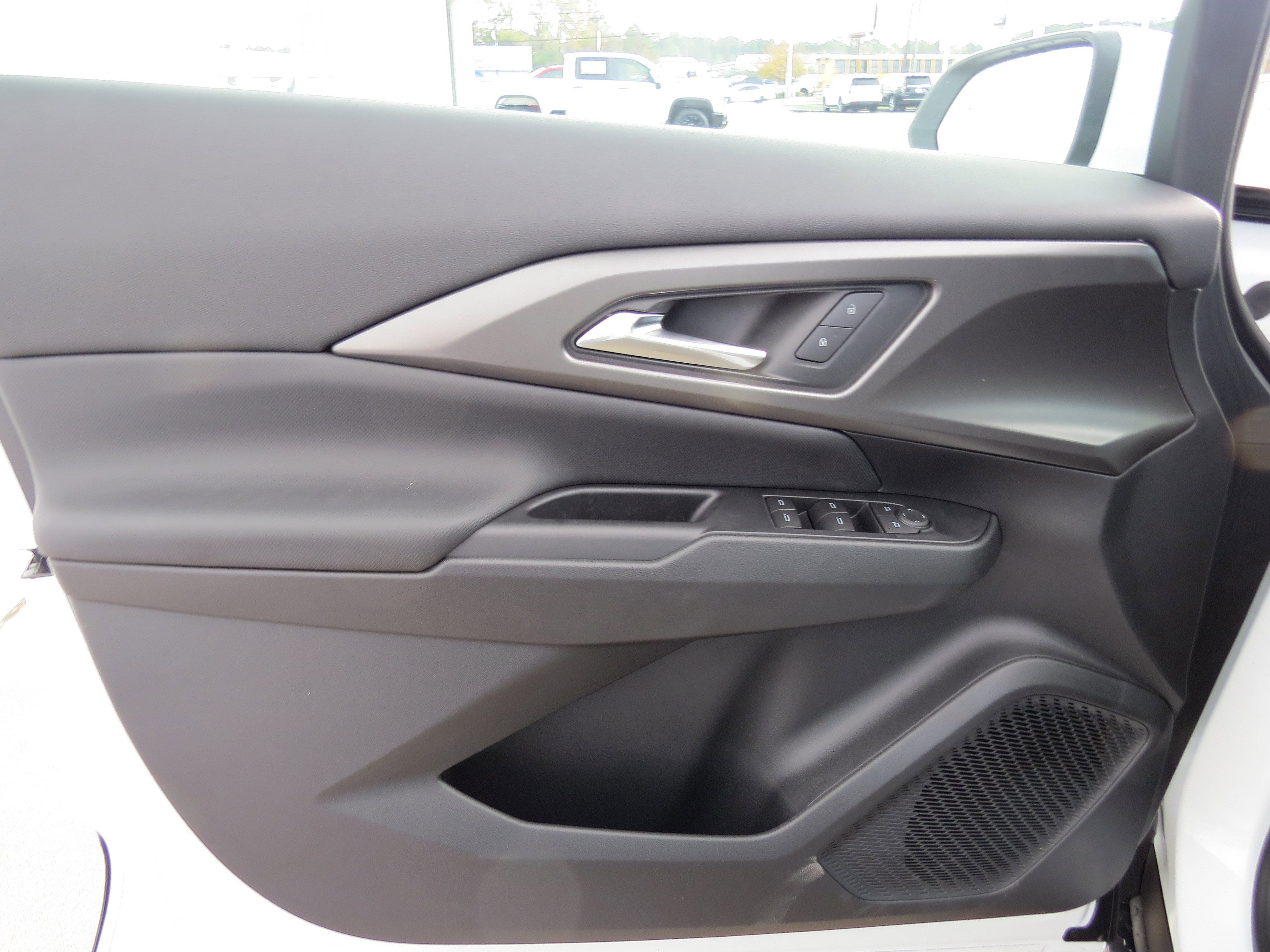 New 2026 Chevrolet Equinox EV LT image 13