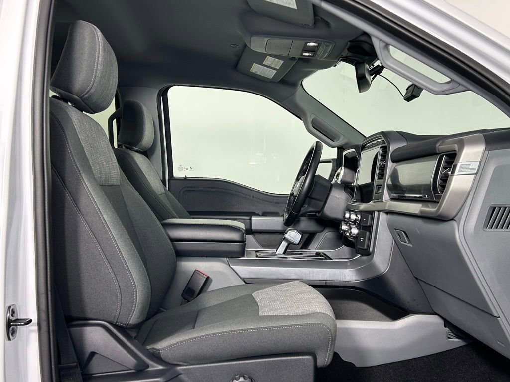 Used 2022 Ford F150 Lightning XLT image 11