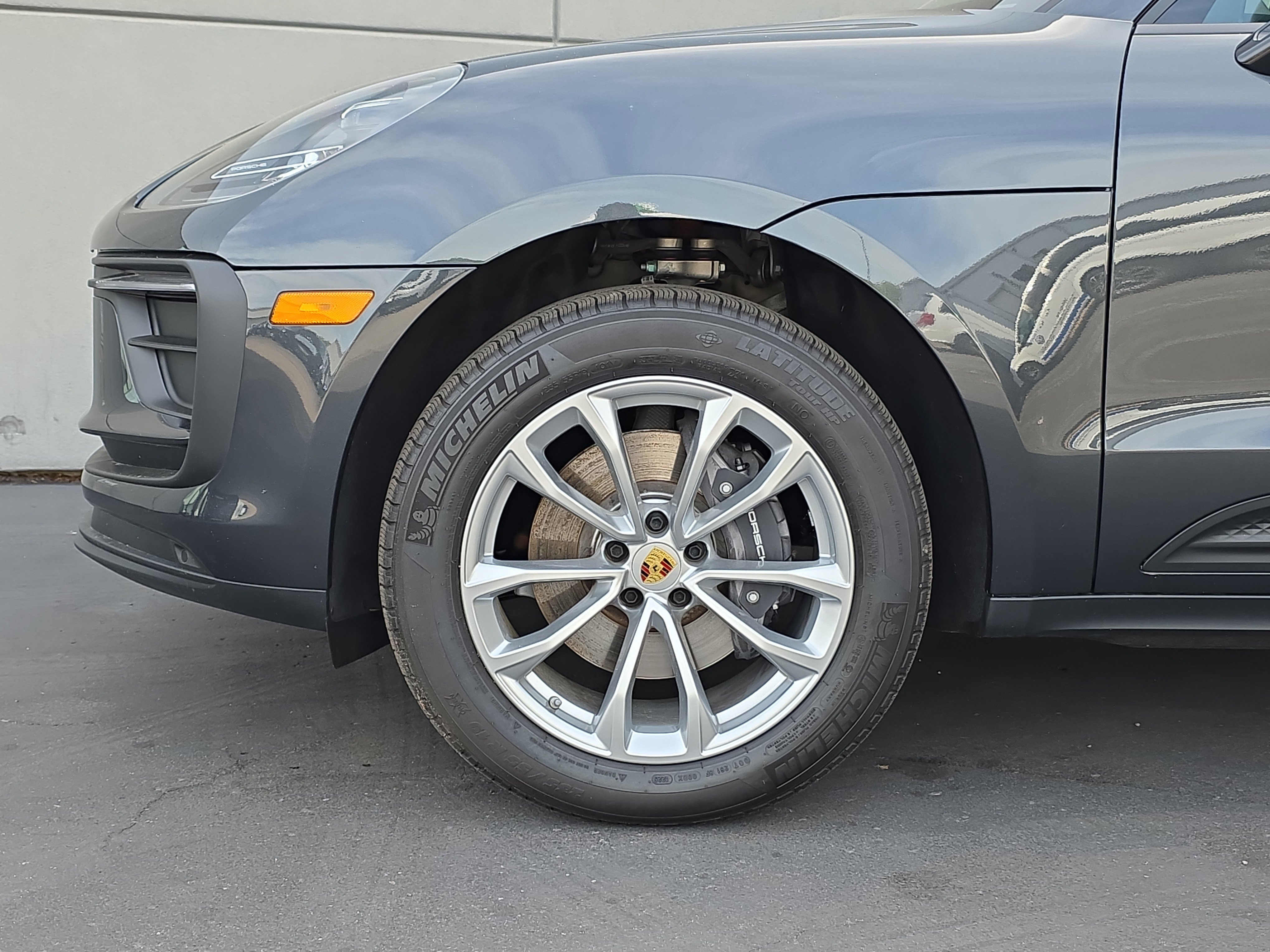 Used 2026 Porsche Macan AWD/4WD image 11