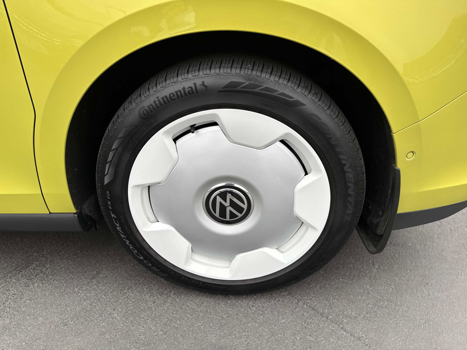 Certified 2025 Volkswagen ID. Buzz 1st Edition image 10