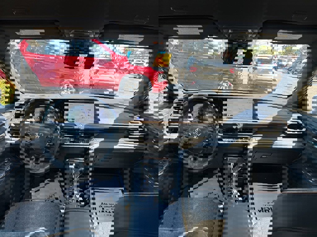 Used 2023 Toyota Crown XLE video 2