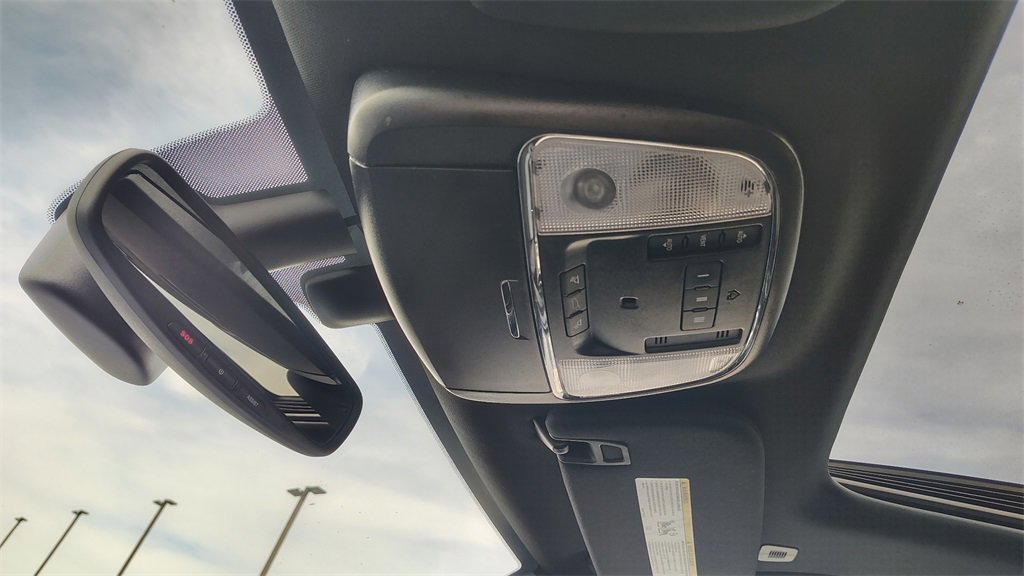 Used 2019 Jeep Grand Cherokee Altitude image 24