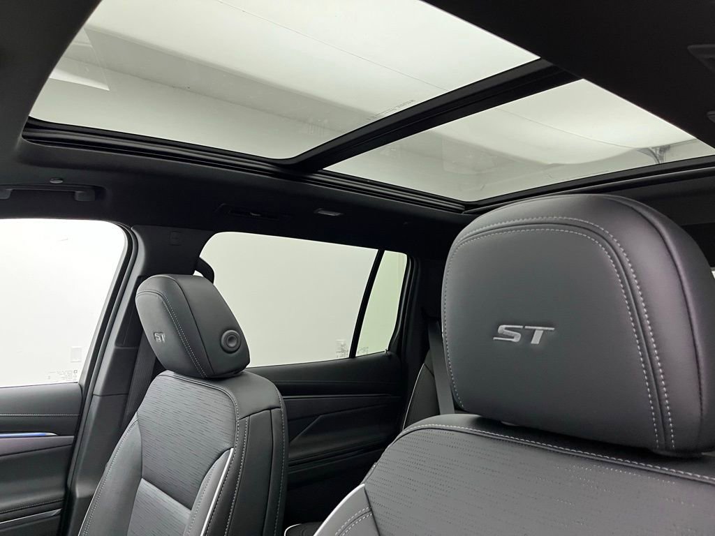 New 2026 Buick Enclave Sport Touring w/ Power Package image 8