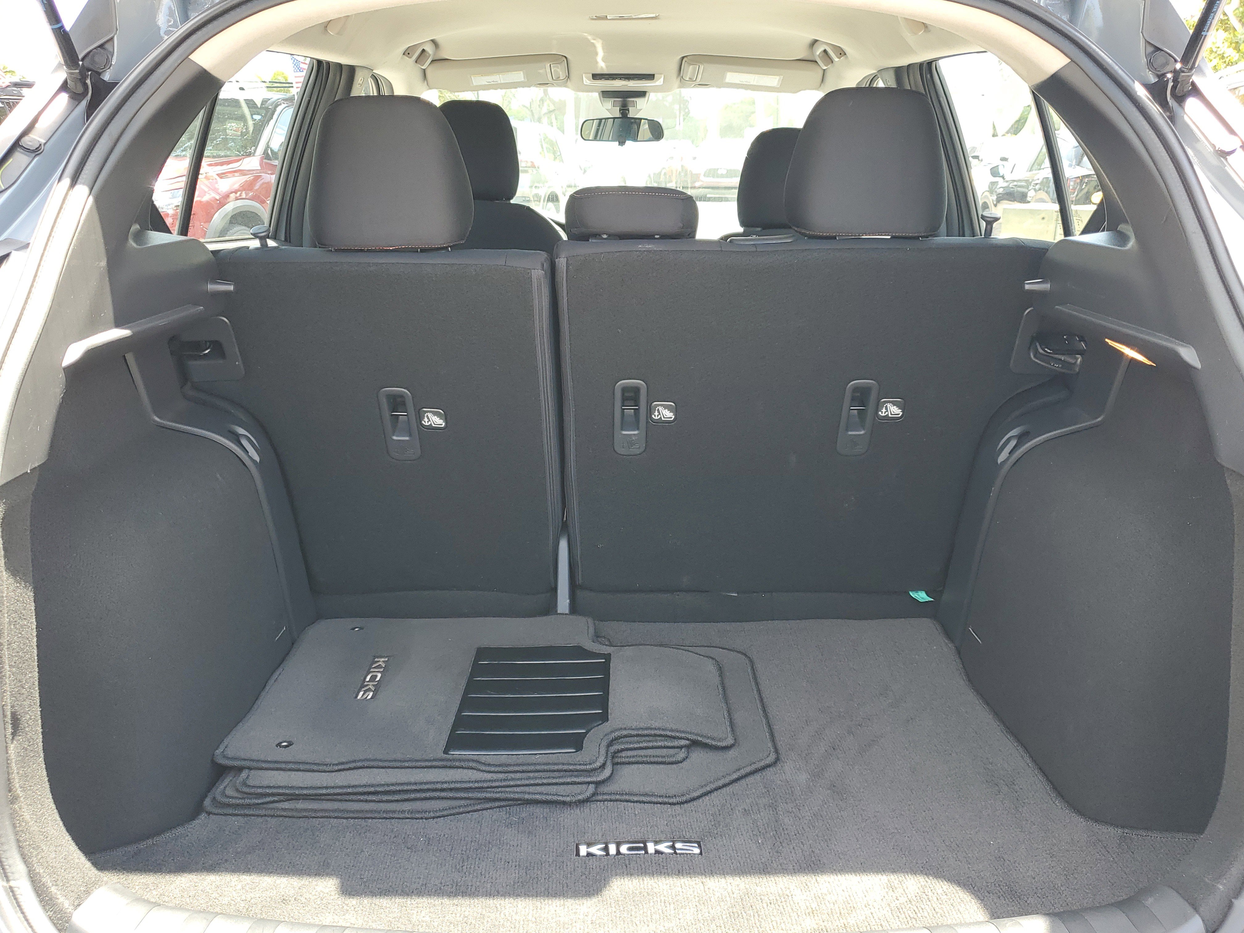 Certified 2023 Nissan Kicks SR image 14