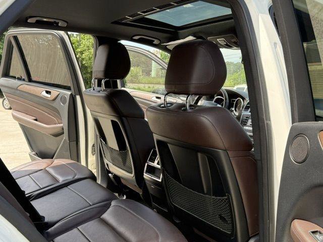 Used 2012 Mercedes-Benz ML 550 4MATIC image 29