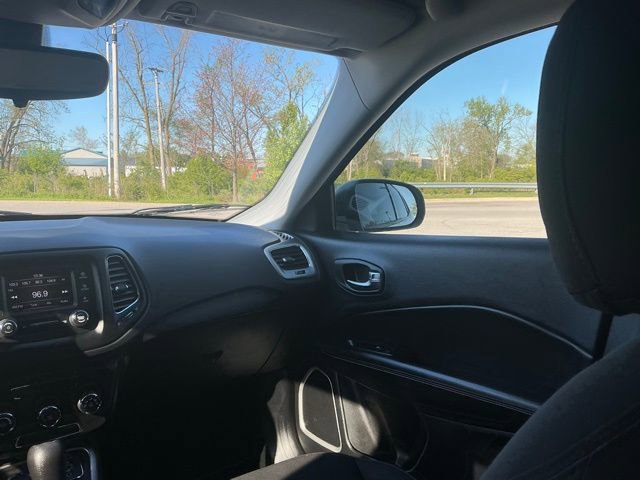 Used 2018 Jeep Compass Sport AWD/4WD image 28