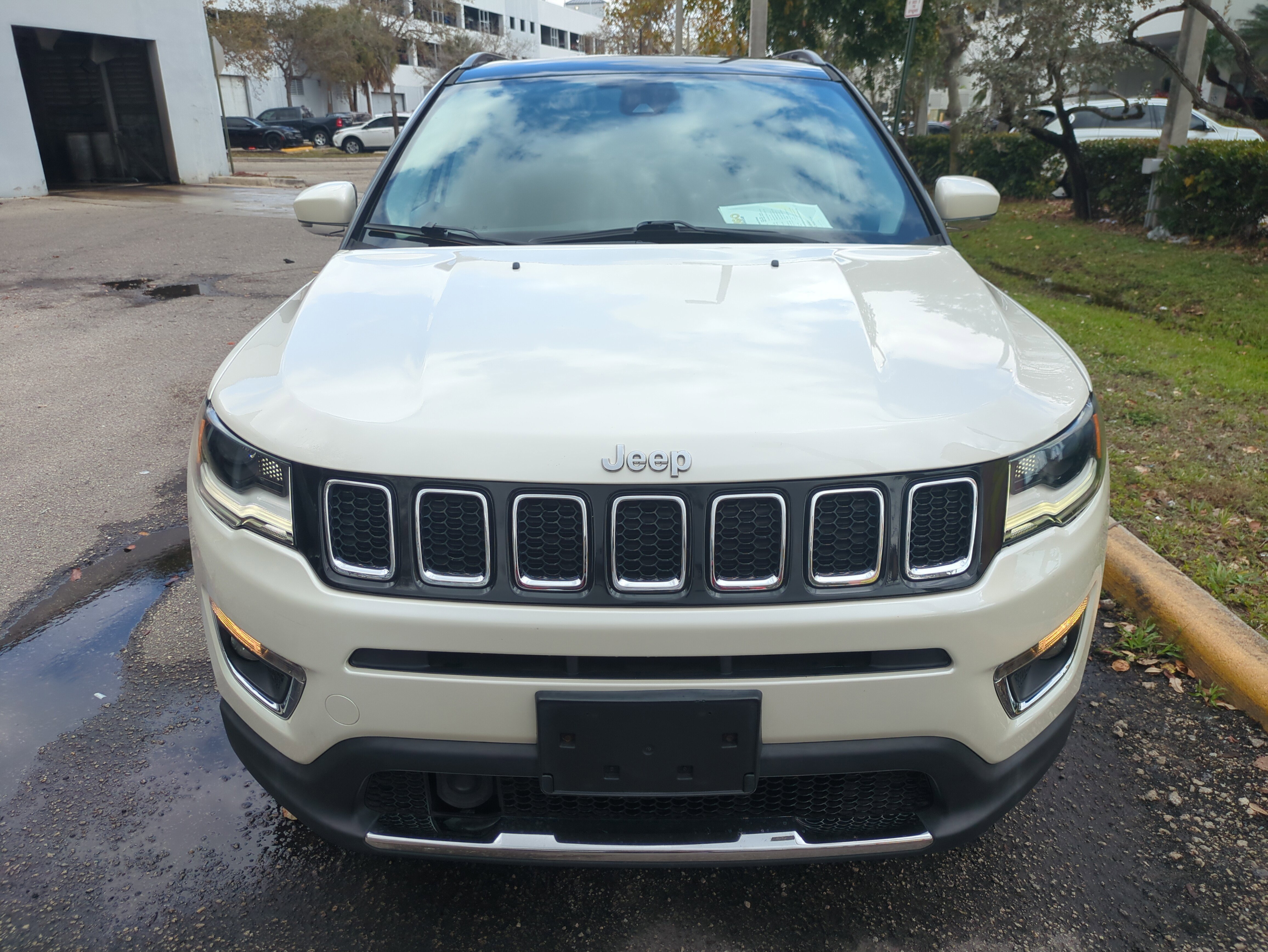 Certified 2018 Jeep Compass Limited w/ Navigation Group image 3