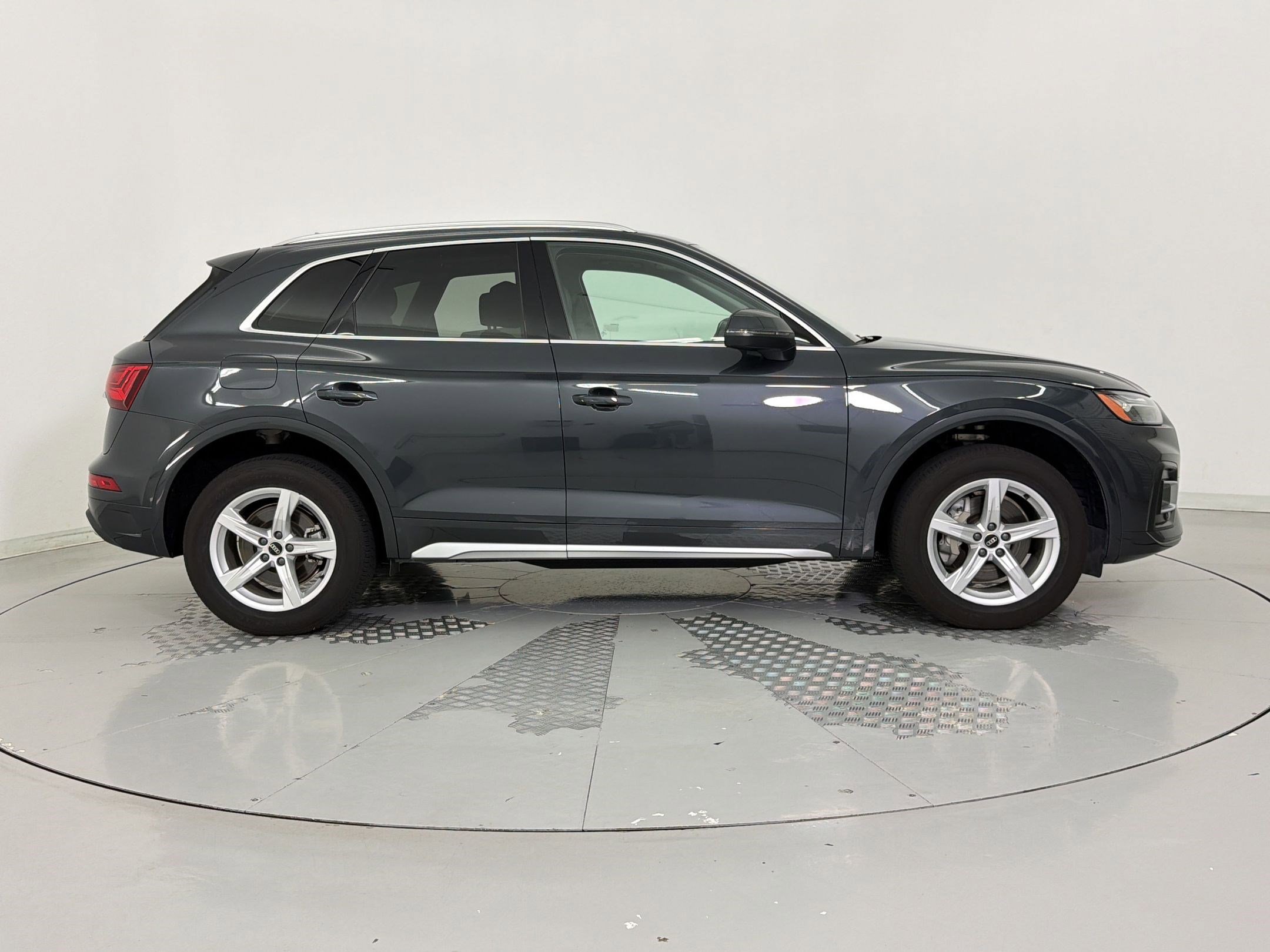 Used 2023 Audi Q5 2.0T Premium w/ Convenience Package image 8