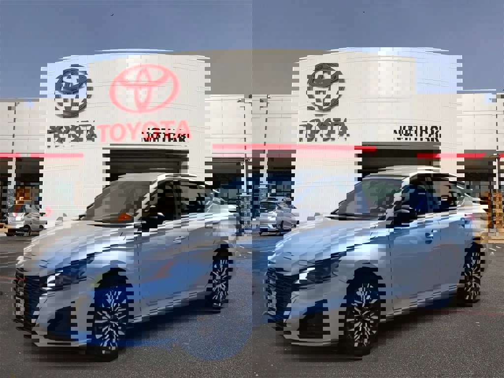 Used 2024 Nissan Altima 2.5 SV