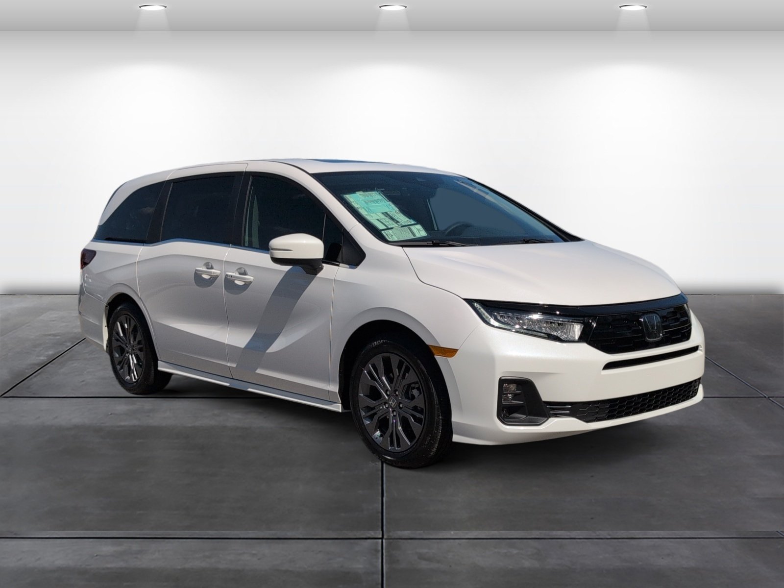 New 2027 Honda Odyssey Touring image 2