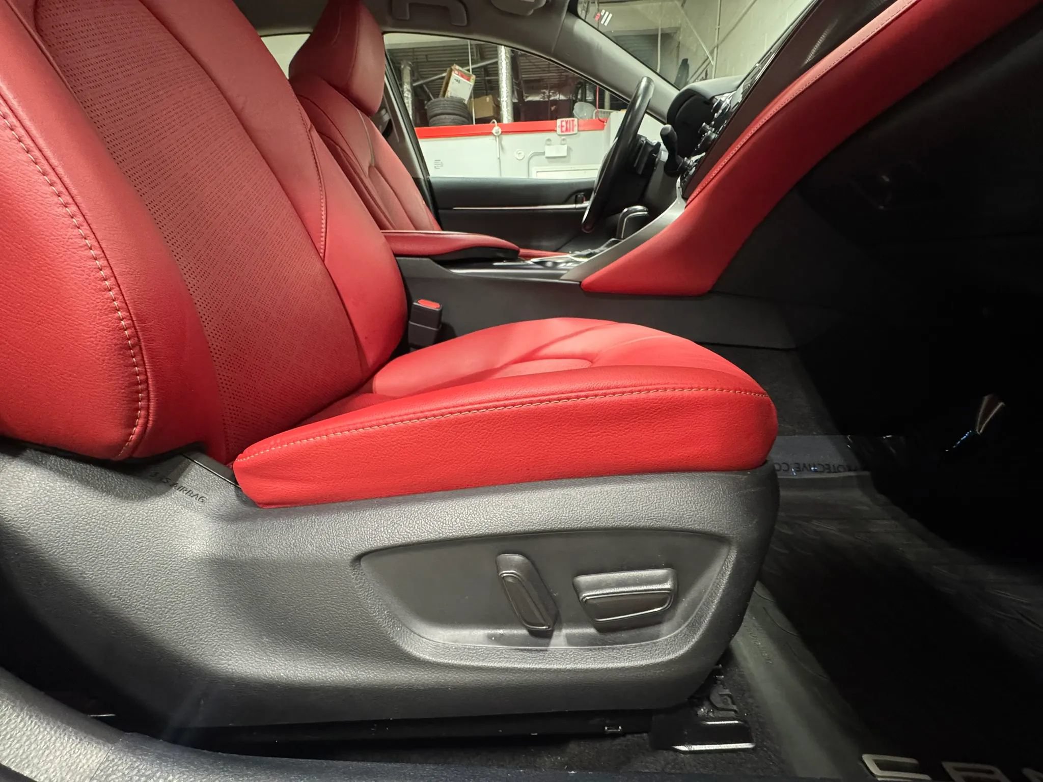 Used 2020 Toyota Camry XSE AWD/4WD image 32