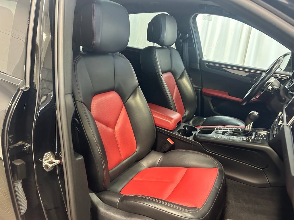 Certified 2021 Porsche Macan AWD/4WD image 25