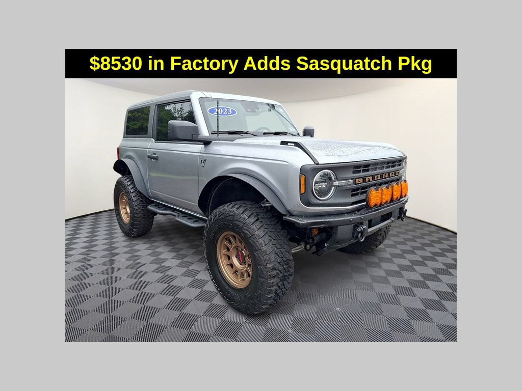 Used 2023 Ford Bronco 2-Door w/ Sasquatch Package AWD/4WD image 1