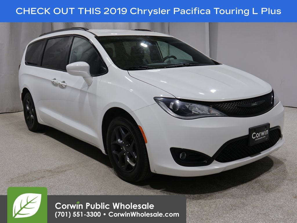 Used 2019 Chrysler Pacifica Touring-L Plus w/ S Appearance Package FWD image 1