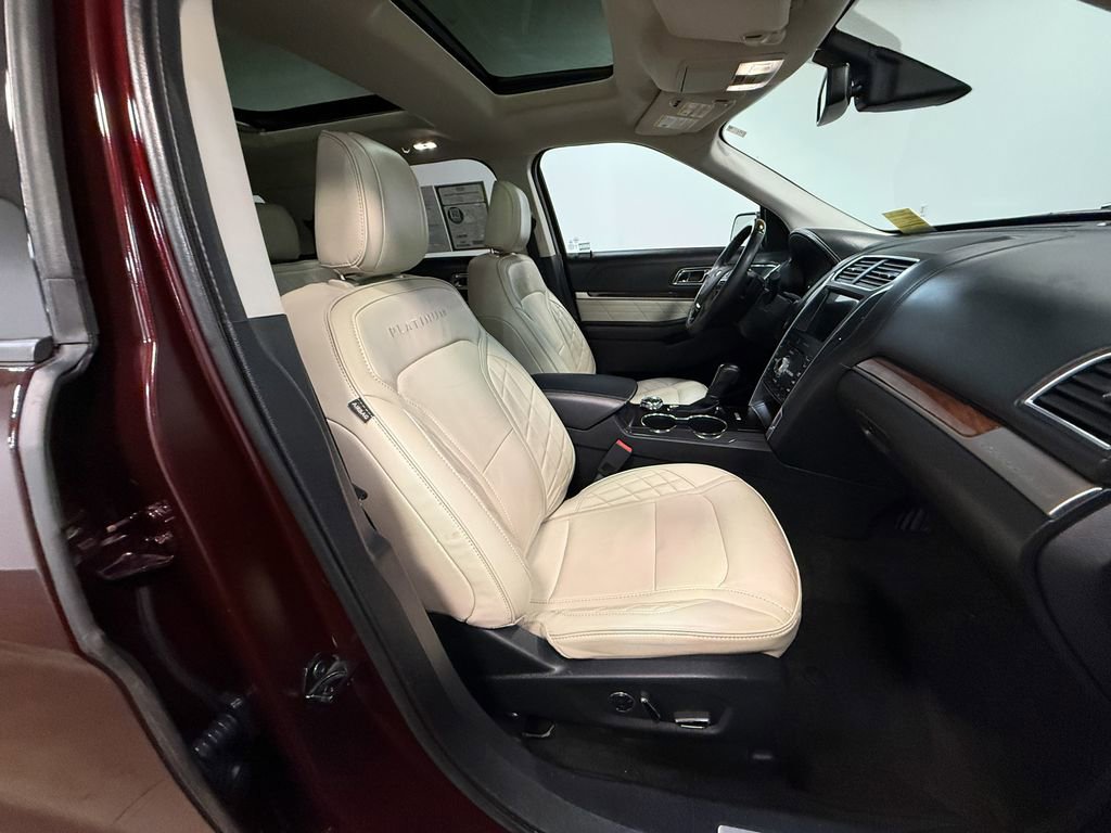 Used 2018 Ford Explorer Platinum AWD/4WD image 13