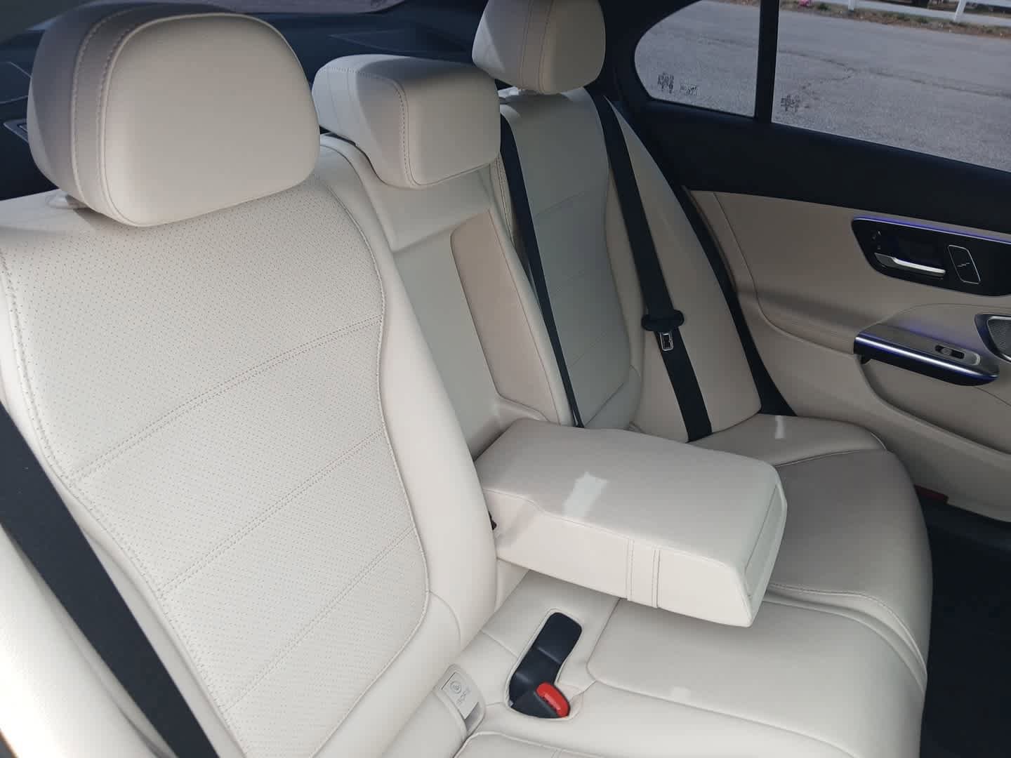 Used 2025 Mercedes-Benz C 300 Sedan image 55