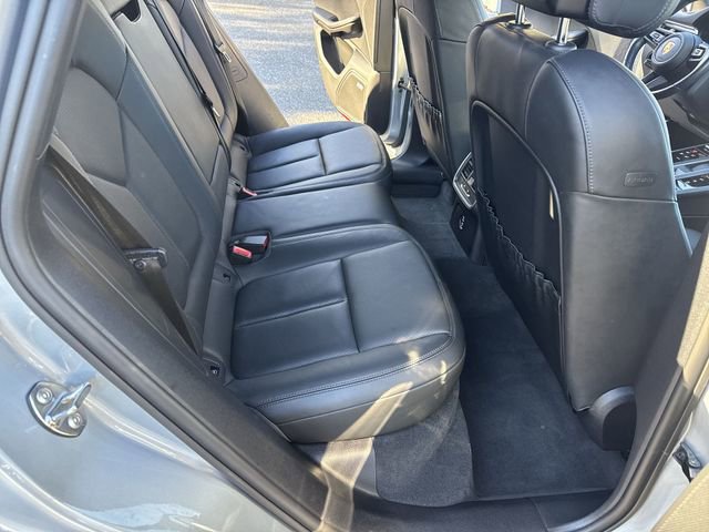 Used 2022 Porsche Macan AWD/4WD image 11