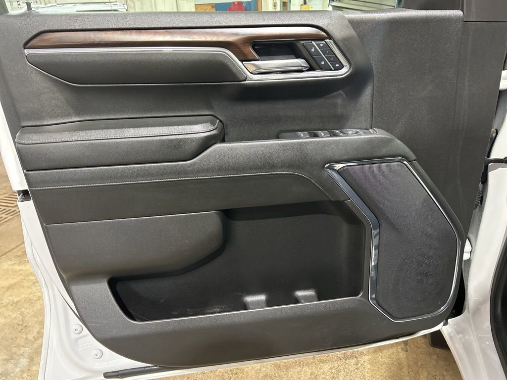 Used 2024 GMC Sierra 1500 SLT image 16