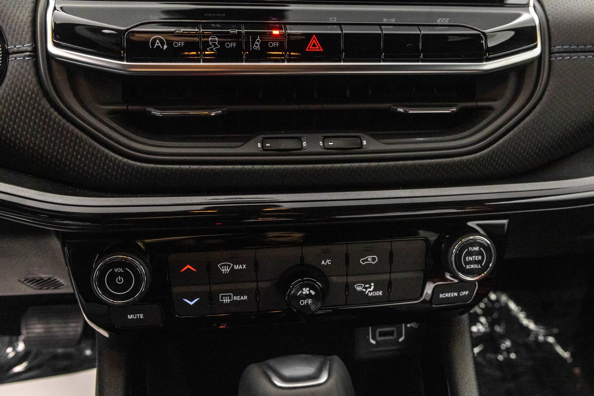 Used 2026 Jeep Compass Latitude AWD/4WD image 26