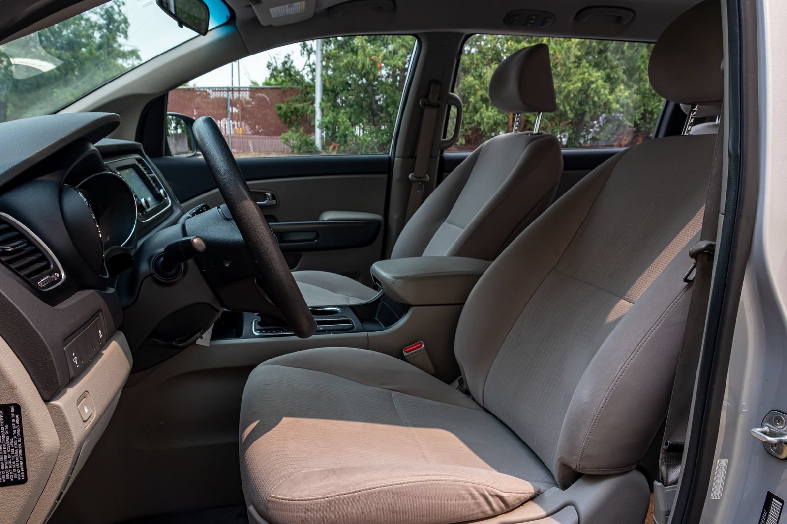 Used 2019 Kia Sedona L FWD video 2