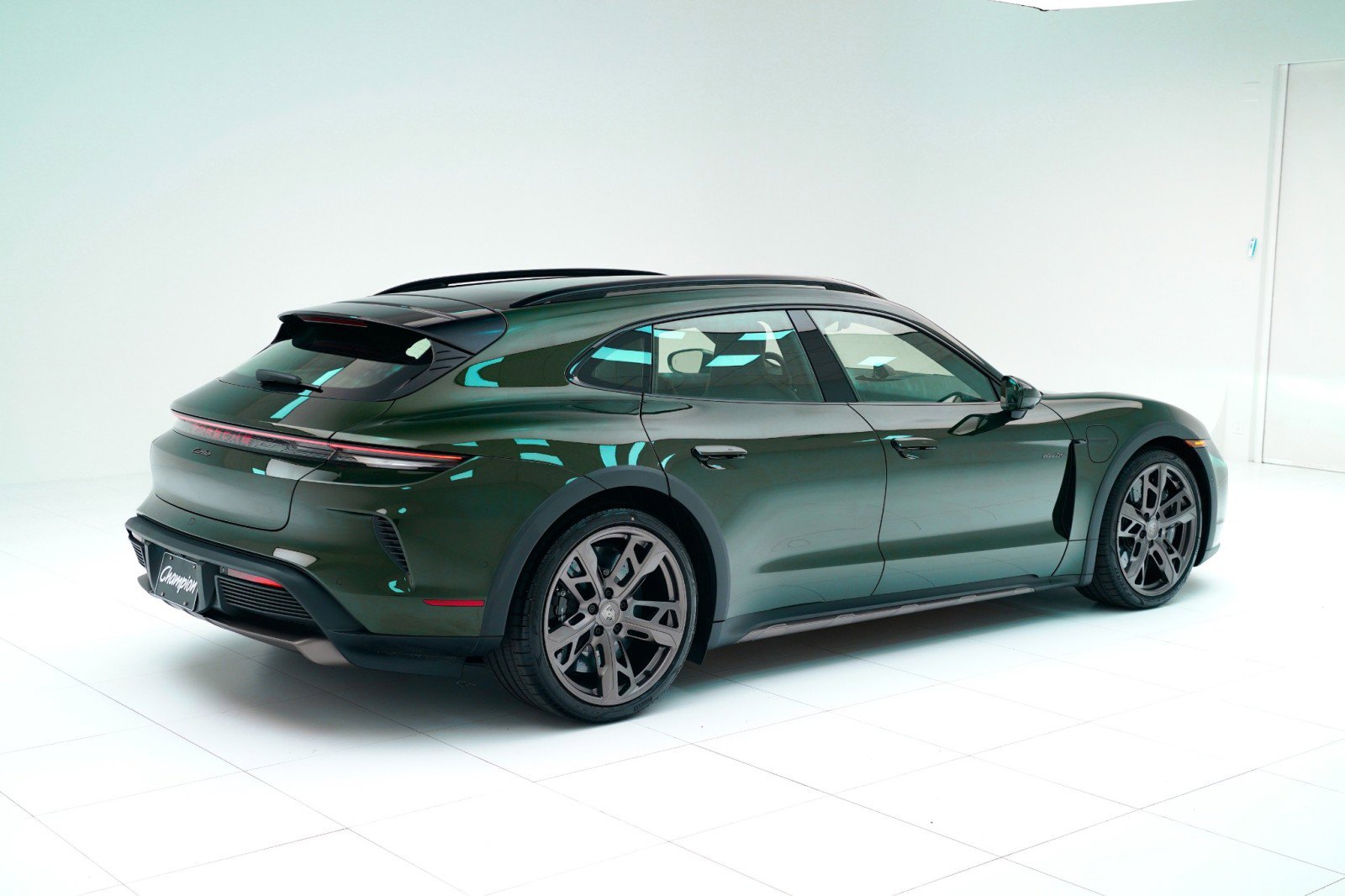 New 2026 Porsche Taycan Turbo Cross Turismo image 9