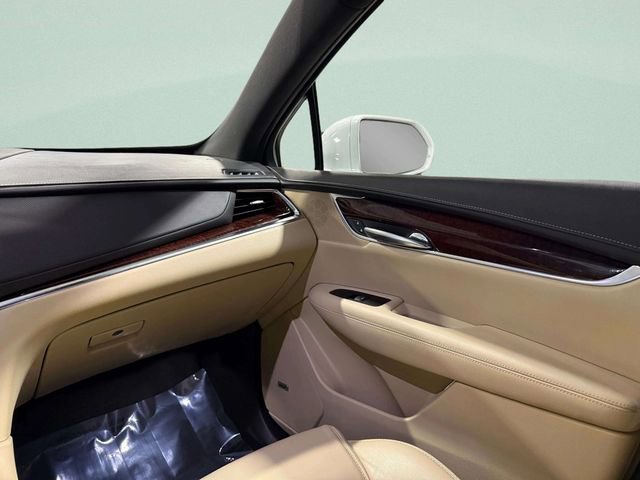 Used 2017 Cadillac XT5 Luxury w/ Driver Awareness Package image 13