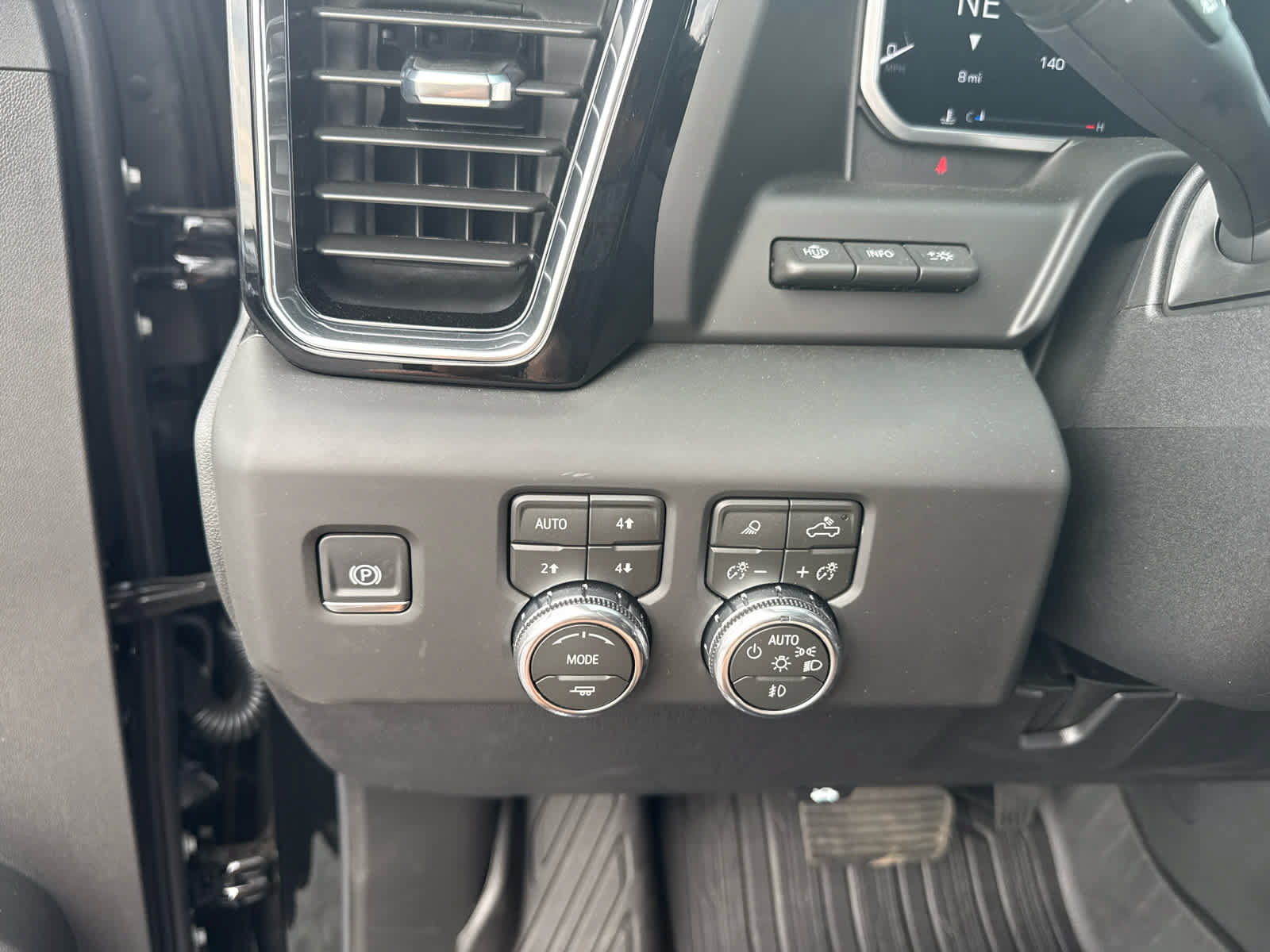 New 2026 GMC Sierra 2500 Denali Ultimate AWD/4WD image 13