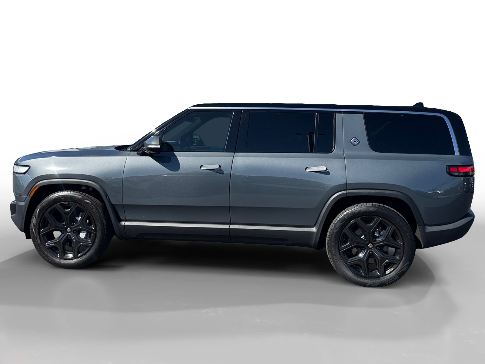 Used 2024 Rivian R1S Adventure Dual AWD/4WD image 2
