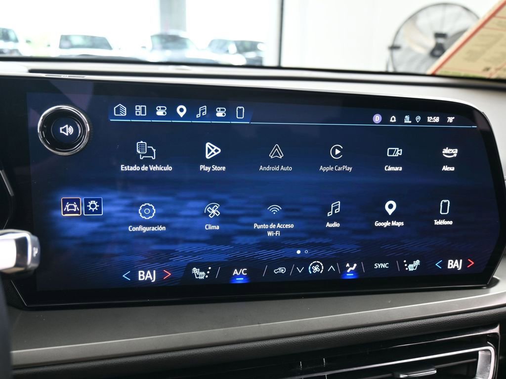 Used 2024 Chevrolet Traverse LT FWD image 25