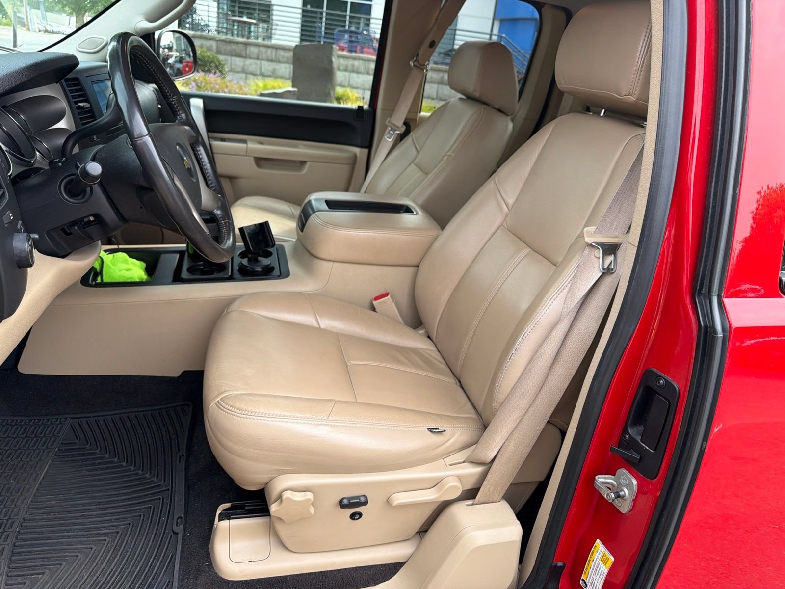Used 2011 Chevrolet Silverado 1500 LT w/ Texas Edition RWD image 8