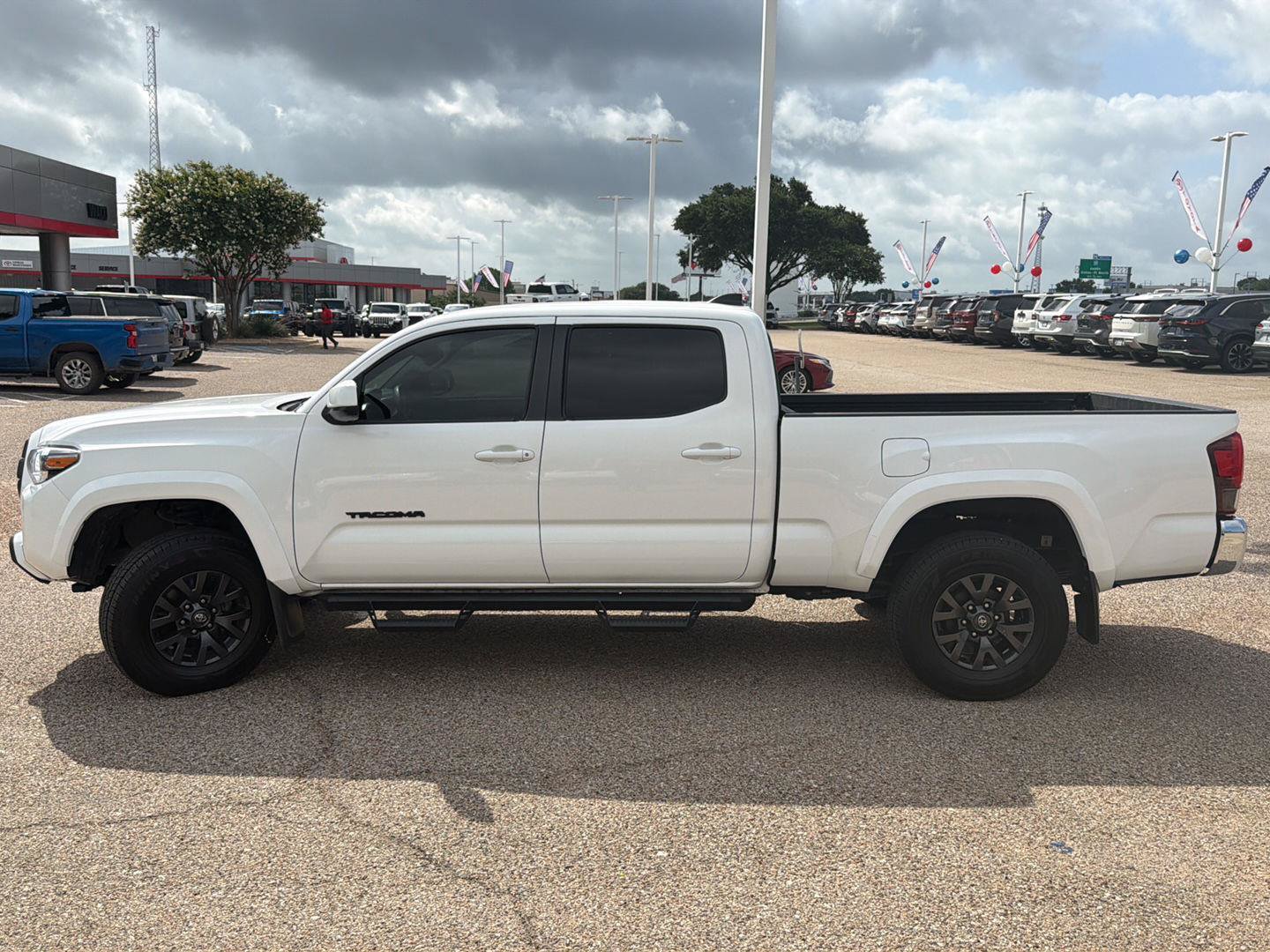 Used 2022 Toyota Tacoma SR5 RWD image 6