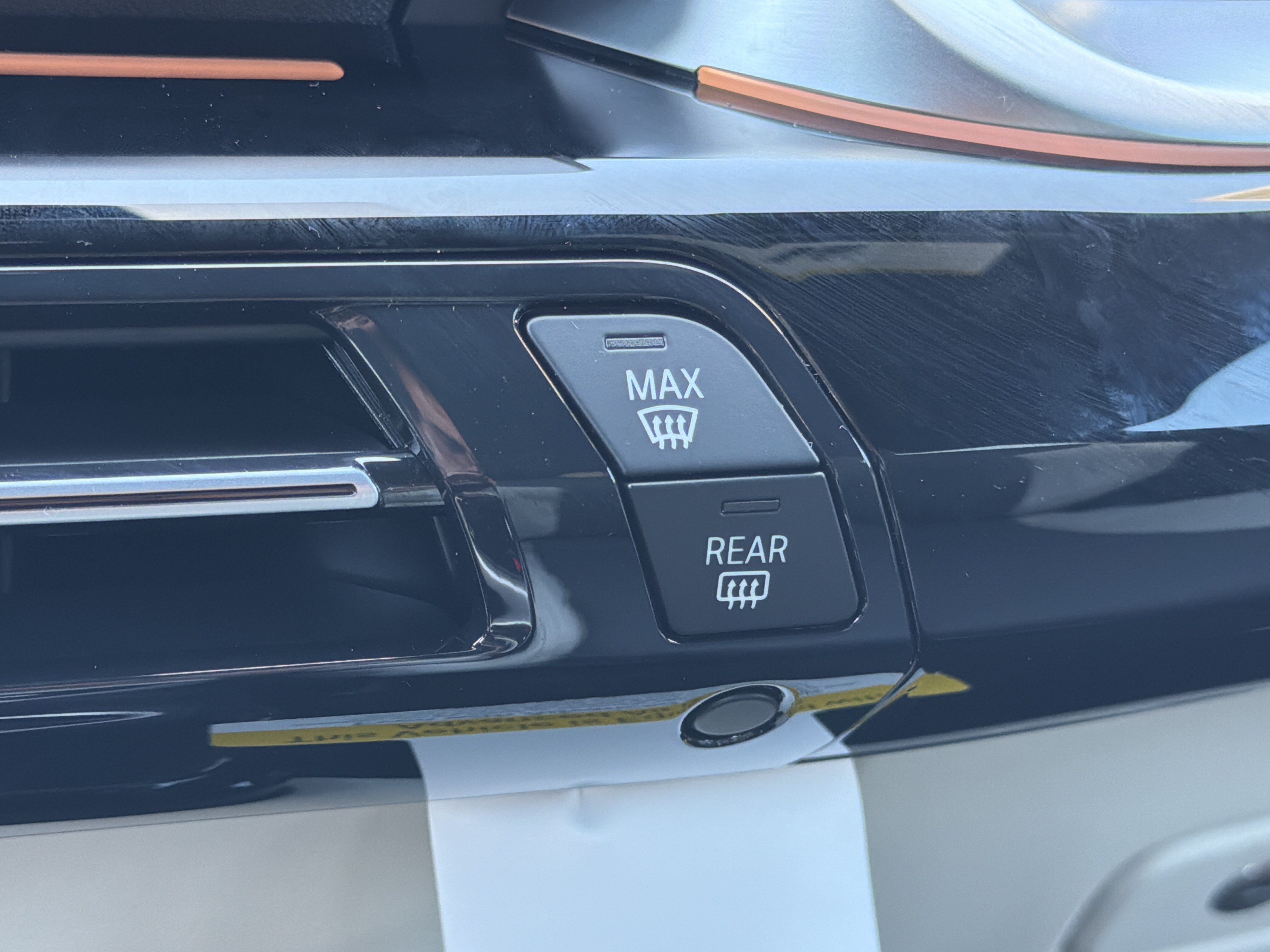New 2026 BMW X2 xDrive28i w/ Technology Package AWD/4WD image 8