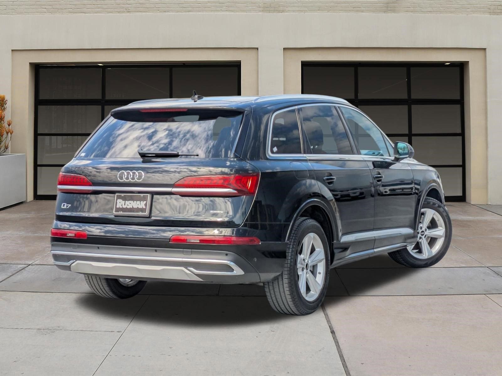 Used 2023 Audi Q7 2.0T Premium Plus w/ Premium Plus Package AWD/4WD image 4