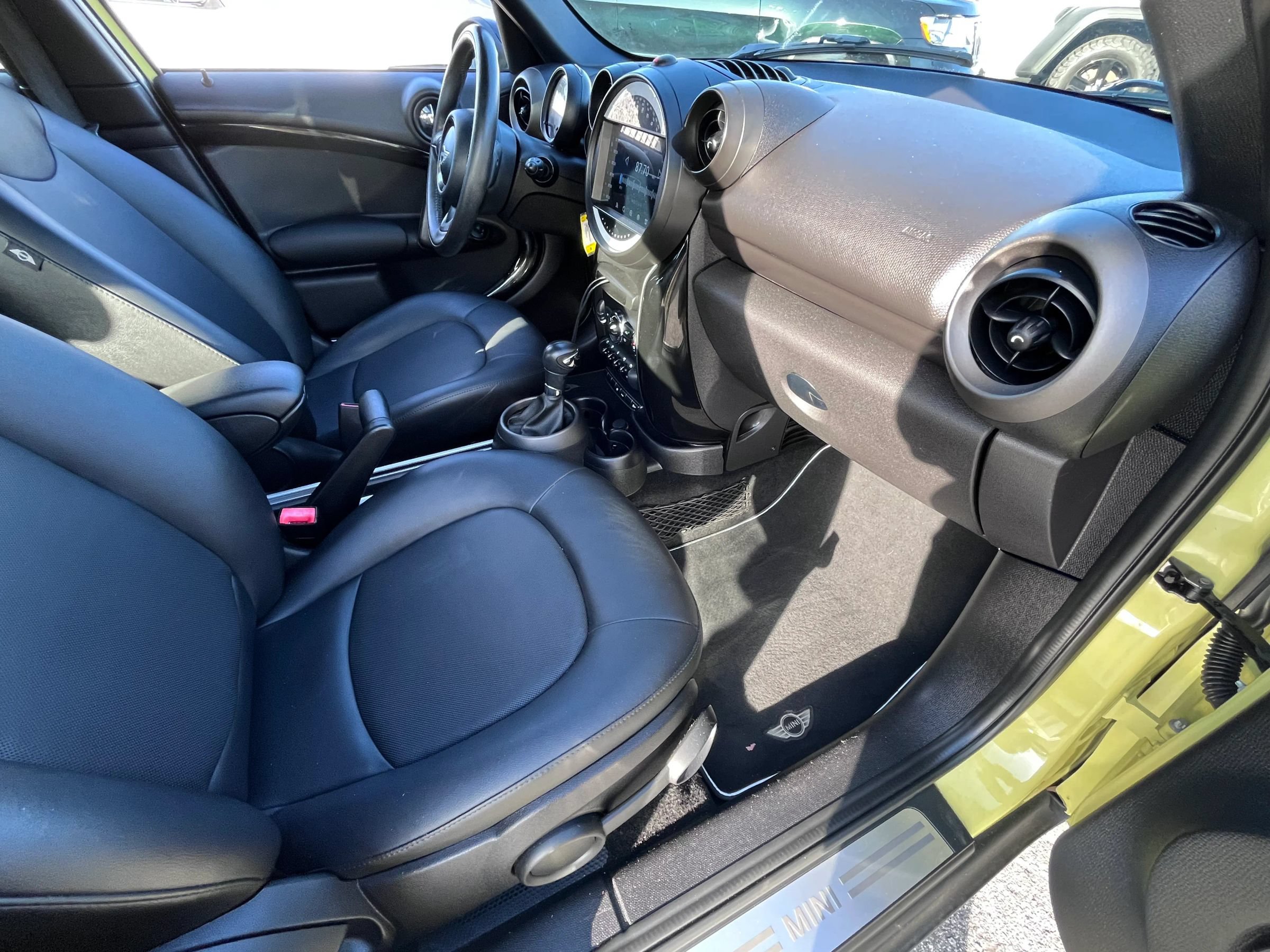 Used 2012 MINI Cooper Countryman FWD image 11