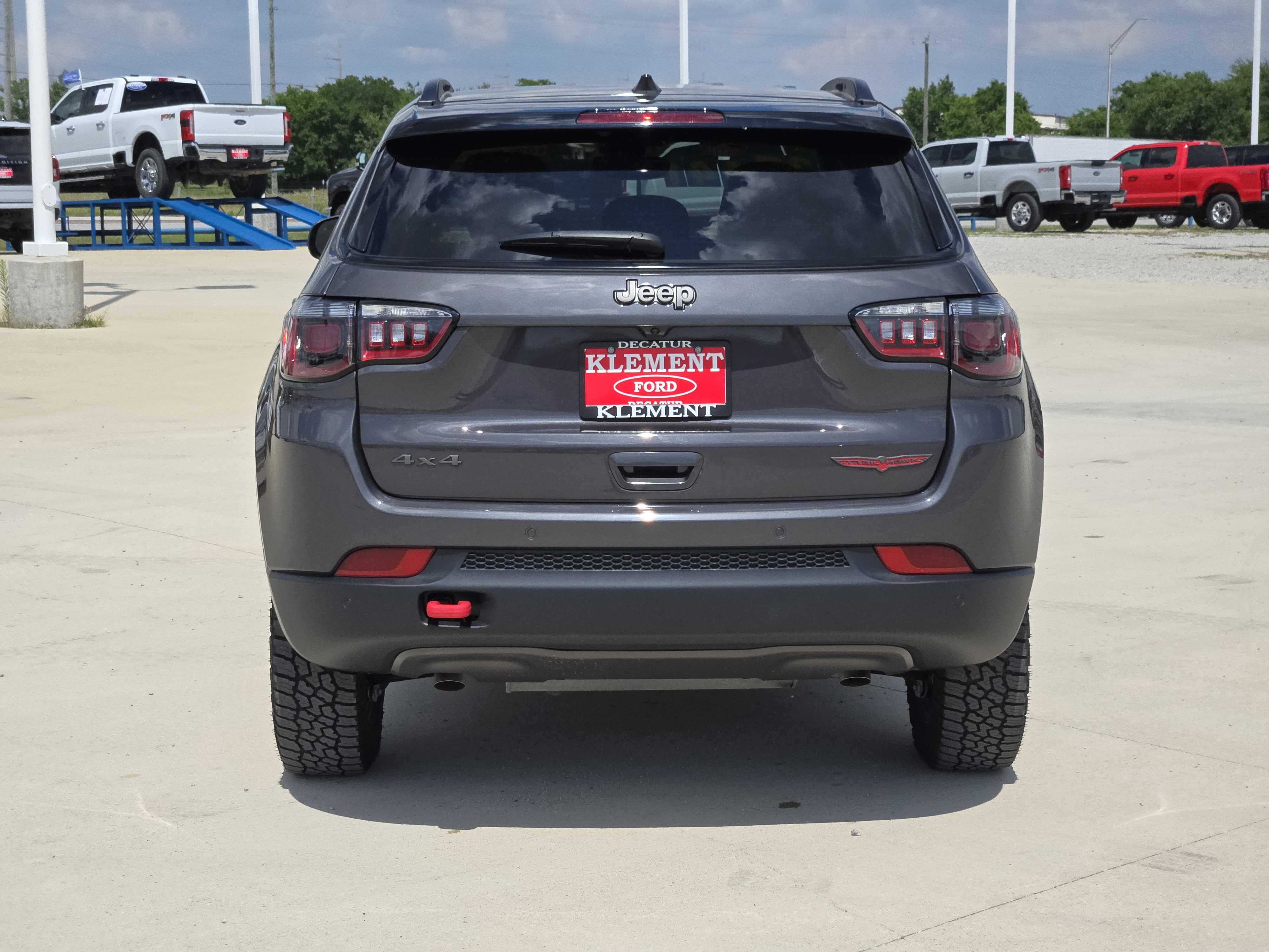Used 2024 Jeep Compass Trailhawk AWD/4WD image 6