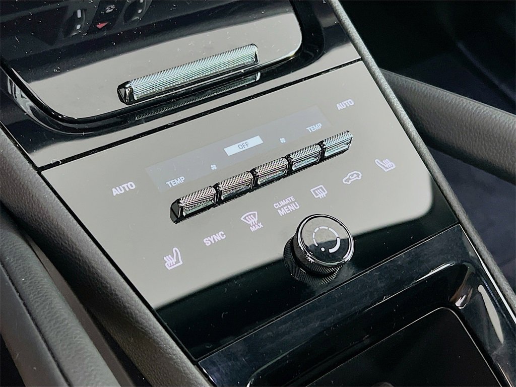 Used 2024 Porsche Cayenne image 17