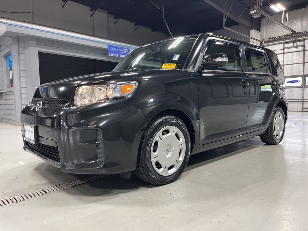 Used 2011 Scion xB FWD image 3