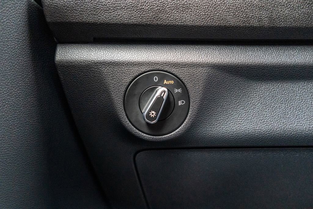 Used 2024 Volkswagen Jetta SE image 21